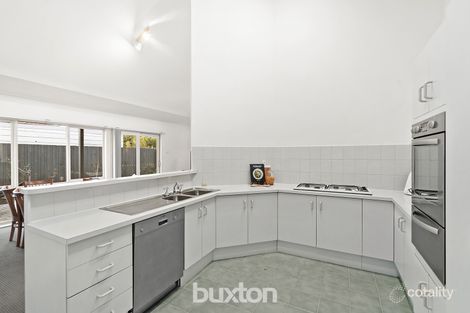 Property photo of 19 Miles Street Bentleigh VIC 3204