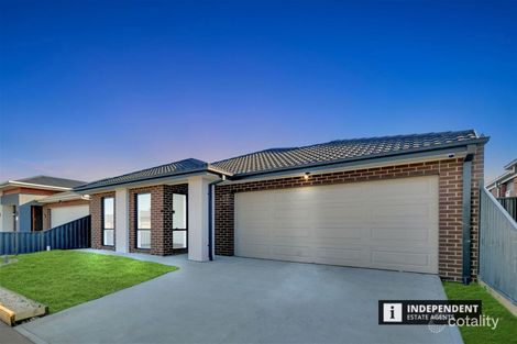 8 Ballad St, Strathtulloh, VIC 3338