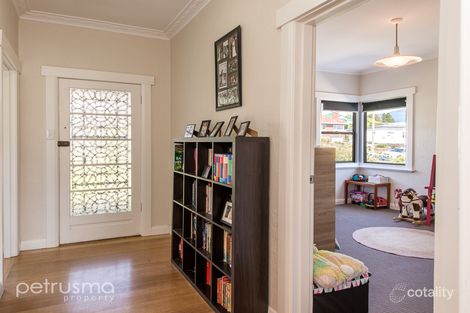 Property photo of 16 Sunnyside Road Lindisfarne TAS 7015