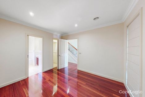 Property photo of 33 Stagecoach Boulevard South Morang VIC 3752