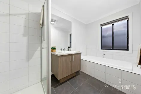 Property photo of 9 Dayspring Road Deanside VIC 3336