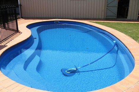 Property photo of 5 Bowerbird Avenue Eli Waters QLD 4655