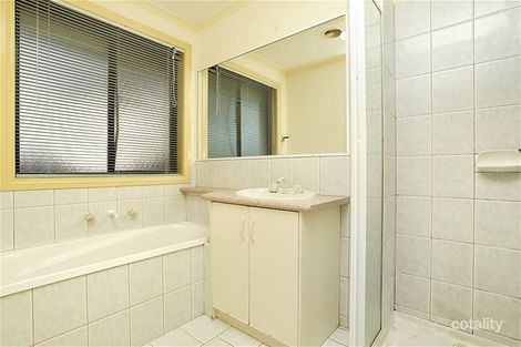 Property photo of 15 Ryland Circuit Delahey VIC 3037
