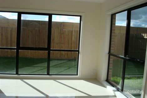 Property photo of 2/13 Golden Grove Springvale South VIC 3172