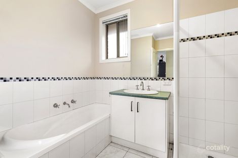 Property photo of 2/18 Alfred Grove Oakleigh East VIC 3166