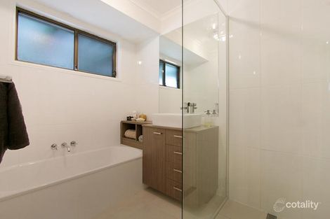 Property photo of 27 Kalmia Court Elanora QLD 4221