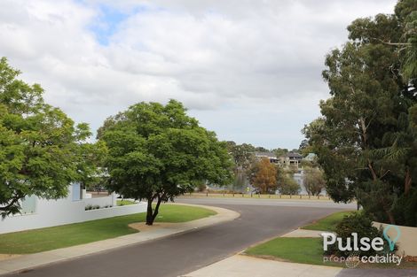 Property photo of 6 Central Road Rossmoyne WA 6148