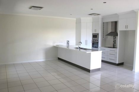 2/4 Yering St, Emerald, QLD 4720