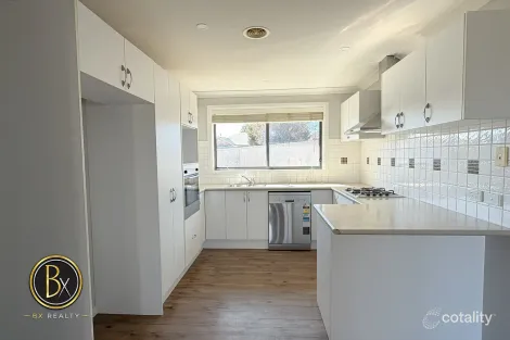 Property photo of 2 Diamond Close Kelso NSW 2795