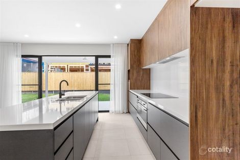 Property photo of 2 Lakeshore Crescent Willawong QLD 4110