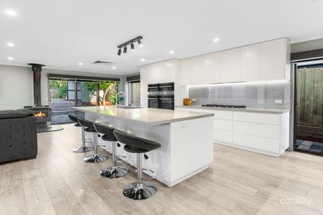 Property photo of 4 Maureen Close Cranbourne West VIC 3977