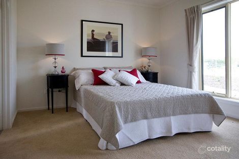 1/36-40 Racecourse Rd, Pakenham, VIC 3810