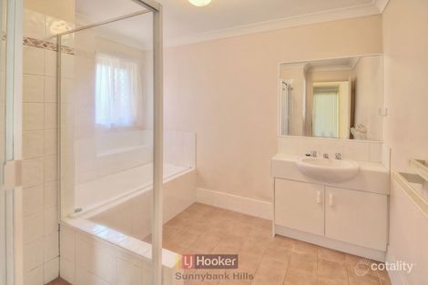 Property photo of 3 Scarlet Oak Place Calamvale QLD 4116