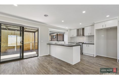 Property photo of 2/14 Amaroo Way Newborough VIC 3825
