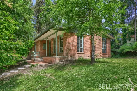 3 Arthur Rd, Cockatoo, VIC 3781