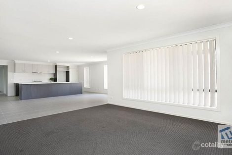 Property photo of 11 Kirwan Drive Cranbourne East VIC 3977
