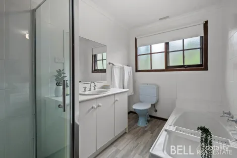 Property photo of 3 Arthur Road Cockatoo VIC 3781