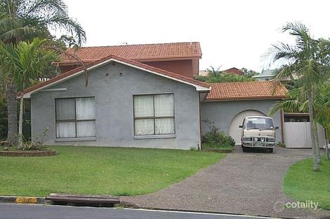 Property photo of 20 Chartwell Drive Benowa QLD 4217