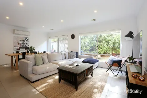 26/23 Atlantic Dr, Pakenham, VIC 3810