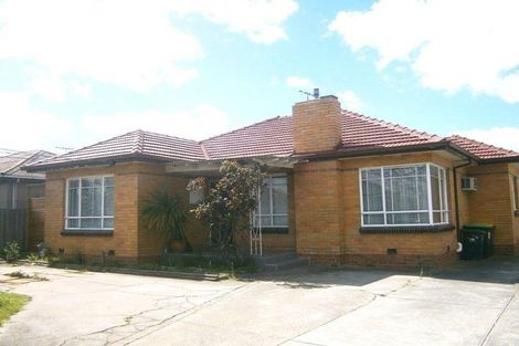 10 Lester Ave, St Albans, VIC 3021