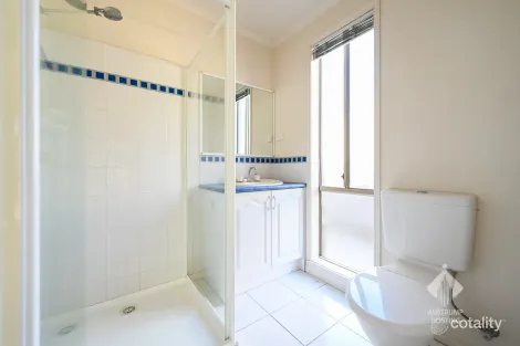 Property photo of 36 Eucumbene Drive Berwick VIC 3806