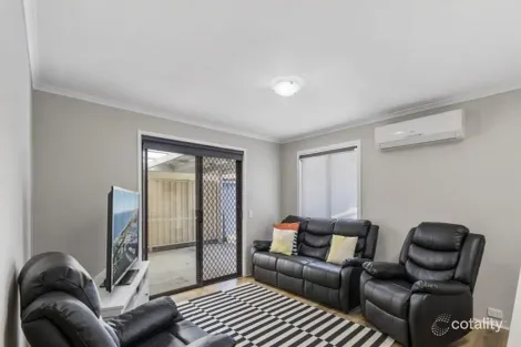 Property photo of 1/179 Olsen Avenue Labrador QLD 4215