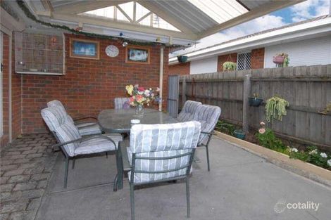 Property photo of 18 Montagu Way Delahey VIC 3037