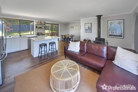 Property photo of 21 The Companionway Manyana NSW 2539