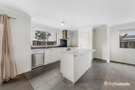 Property photo of 33 Evadene Drive Tarneit VIC 3029