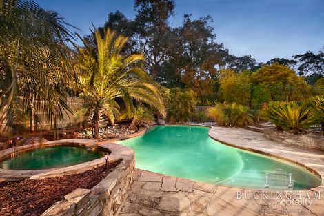 Property photo of 11 Nimary Court Eltham North VIC 3095
