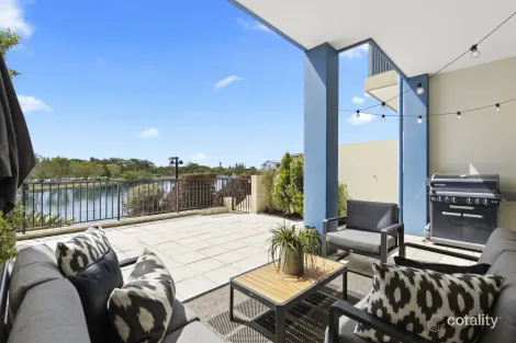 Property photo of 3011 The Boulevarde Carrara QLD 4211