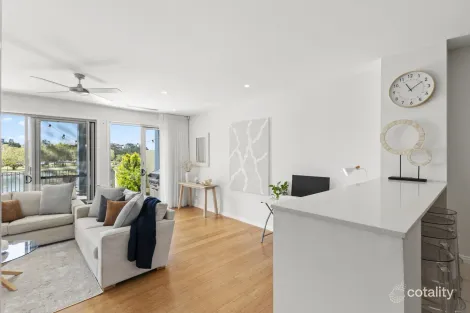 Property photo of 3011 The Boulevarde Carrara QLD 4211