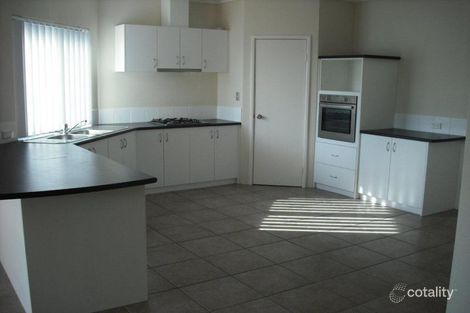 Property photo of 8 Lowlands Crescent Secret Harbour WA 6173