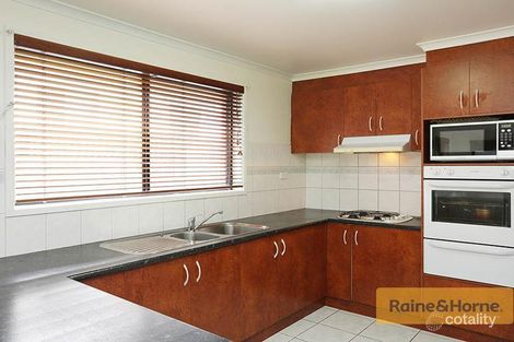 Property photo of 15 Thompson Crescent Roxburgh Park VIC 3064