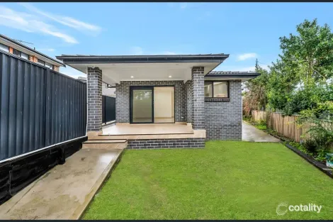 10a Urunga Pl, Bossley Park, NSW 2176