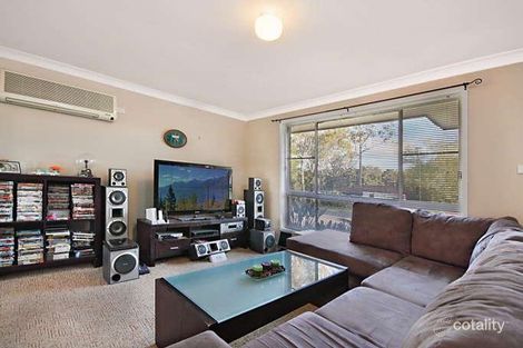 Property photo of 8 Scarlet Close Metford NSW 2323