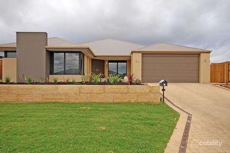 Property photo of 4 Hoyton Close Ellenbrook WA 6069