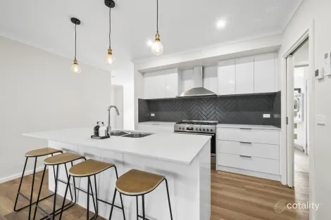 Property photo of 15 Cassinia Court Canadian VIC 3350