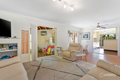 Property photo of 25 Schneider Avenue Labrador QLD 4215