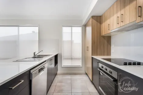 6 Derwent St, South Ripley, QLD 4306