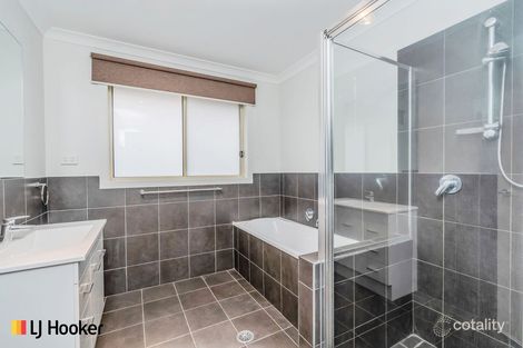 Property photo of 34 Hilda Kincaid Crescent Macgregor ACT 2615