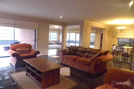 Property photo of 16 Meg Way Berwick VIC 3806