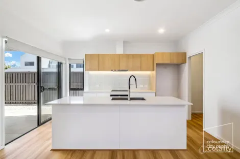 Property photo of 32 Gabbie Crescent Nirimba QLD 4551