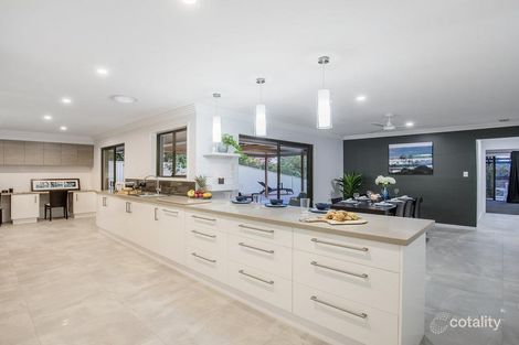 Property photo of 8 Edinburgh Road Benowa QLD 4217