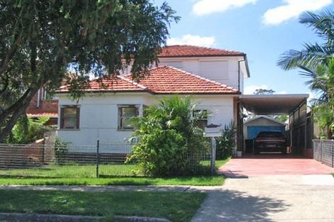 15 Woodbine St, Yagoona, NSW 2199