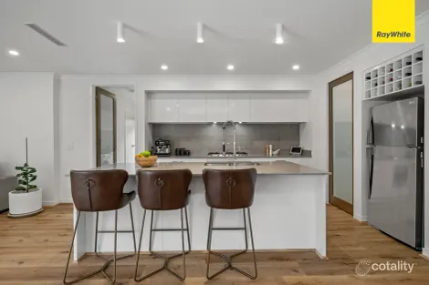 Property photo of 5 Kirkham Drive Thornhill Park VIC 3335