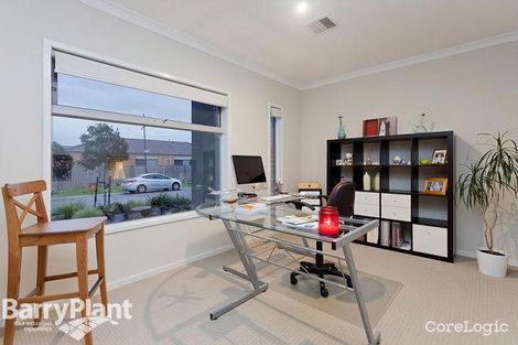 Property photo of 12 Surrey Grove Point Cook VIC 3030