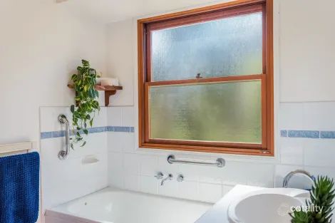 Property photo of 13 Yengarie Way Ocean Shores NSW 2483