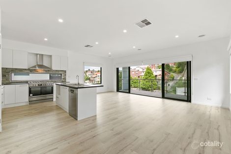 Property photo of 2/9A Weyburn Place Avondale Heights VIC 3034