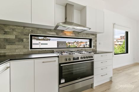 Property photo of 2/9A Weyburn Place Avondale Heights VIC 3034